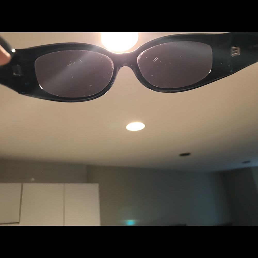 Fendi Sunglasses - Picture 8 of 8